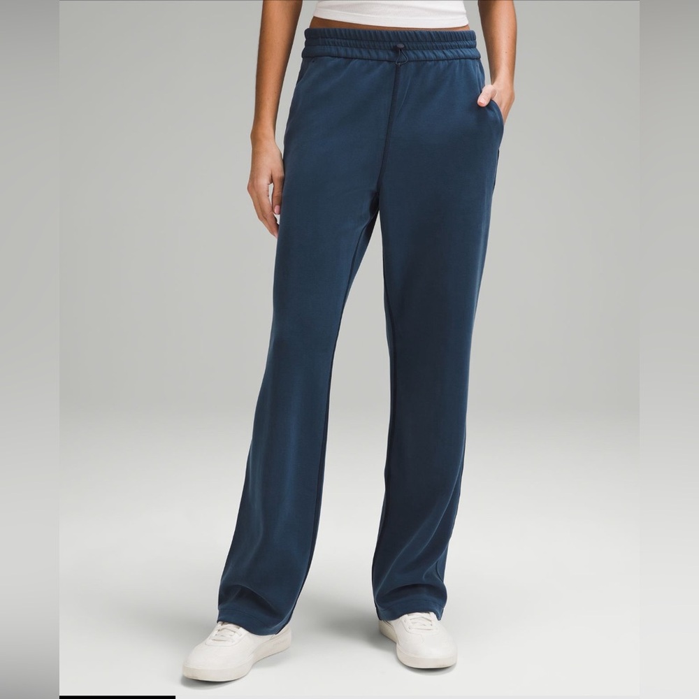 Like new lululemon softstreme high-rise pants